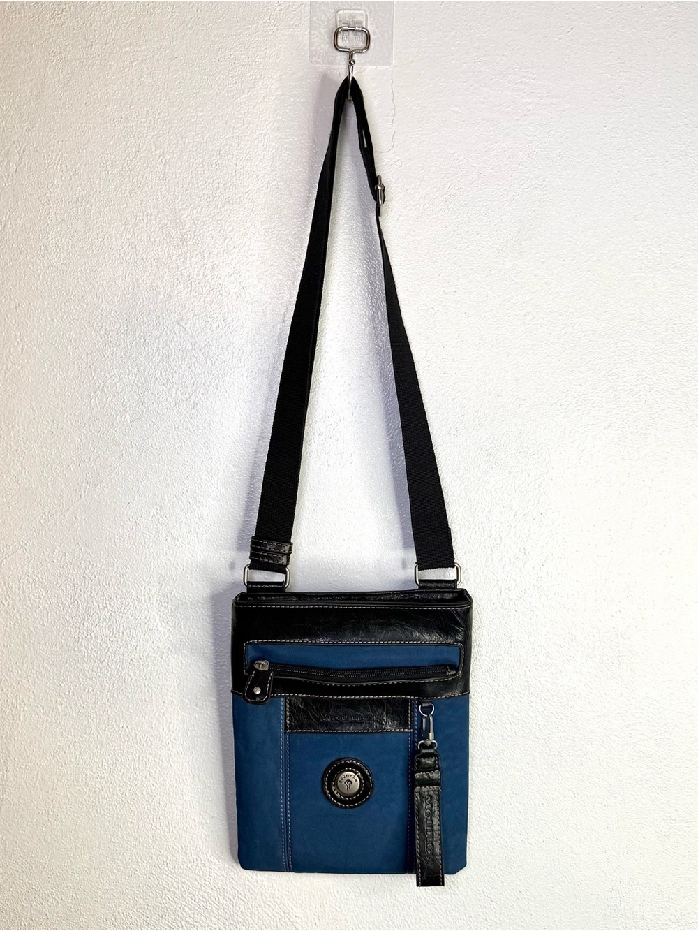 Mouflon Blue & Black Crossbody Bag Adjustable Strap Multi Pocket Shoulder Purse